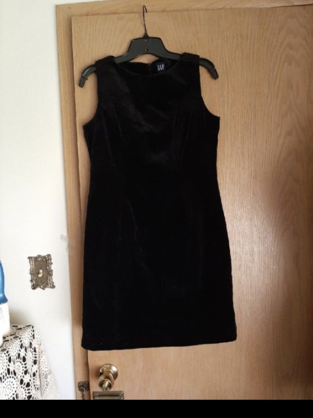 GAP Black Velvet Sleeveless Sheath Dress Size 8 NWT